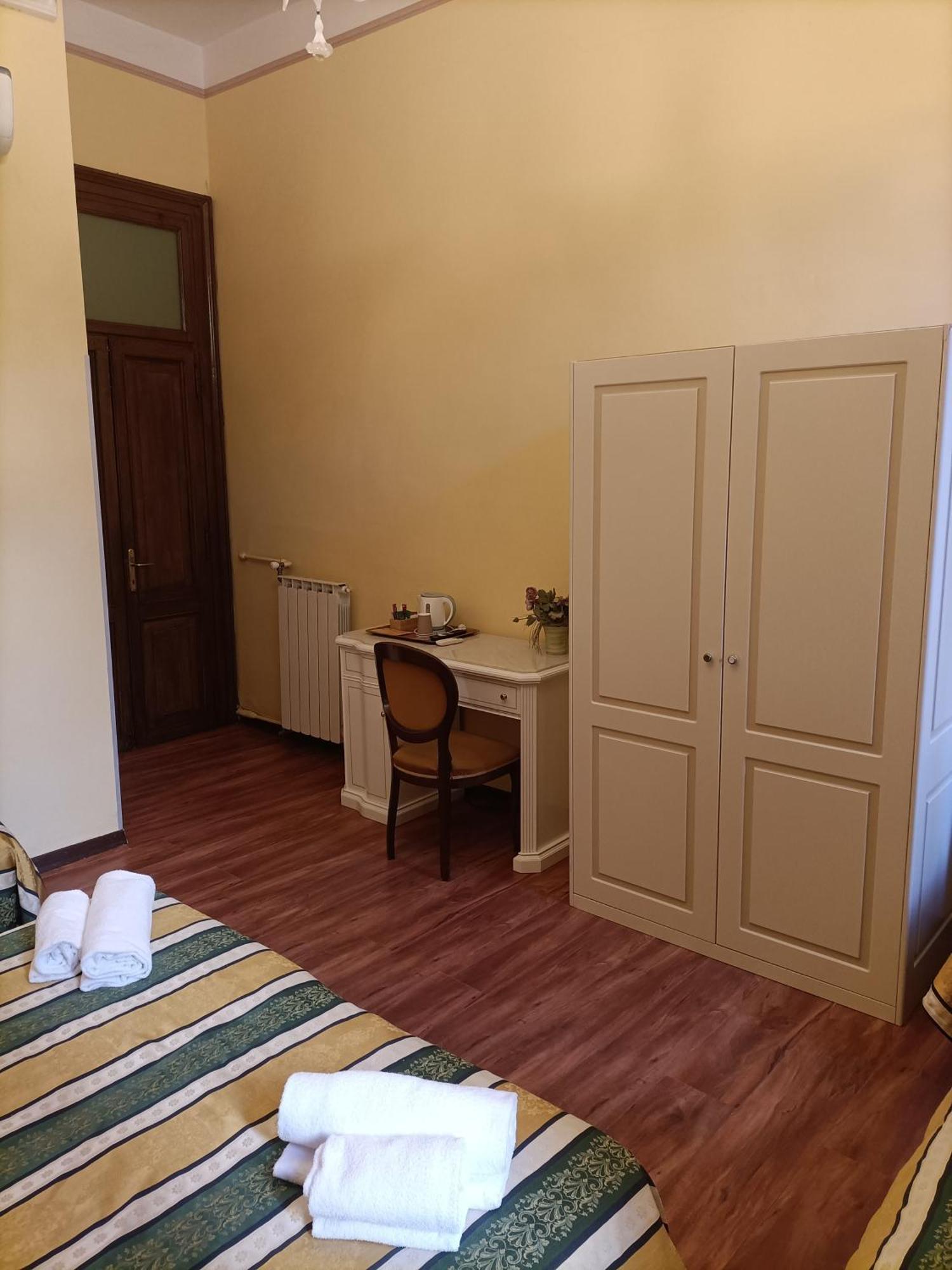 Palazzo Lion Morosini - Check In Presso Locanda Ai Santi Apostoli Guest house 3*