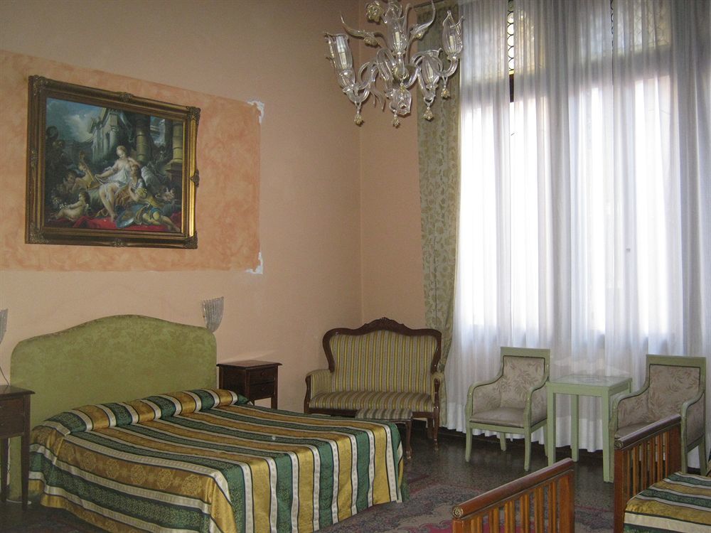 Palazzo Lion Morosini - Check In Presso Ai Santi Apostoli Venedig