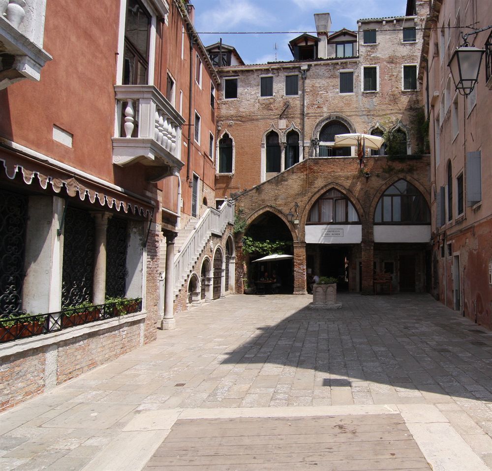 Guest house Palazzo Lion Morosini - Check In Presso Locanda Ai Santi Apostoli Venice