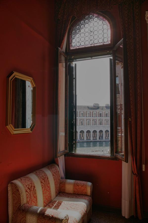 Palazzo Lion Morosini - Check In Presso Ai Santi Apostoli Gasthof Venedig