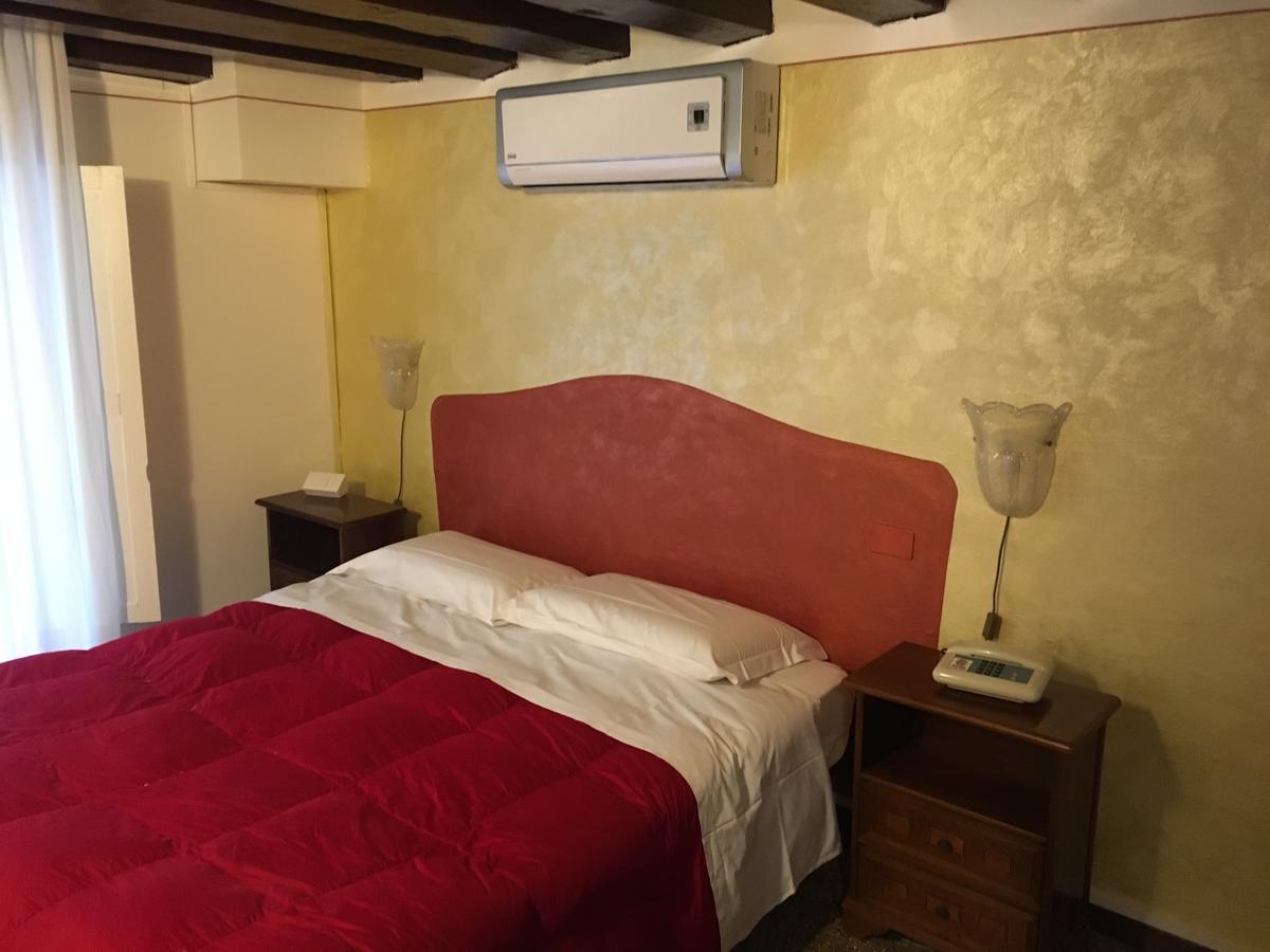 Palazzo Lion Morosini - Check In Presso Ai Santi Apostoli 3* Venedig