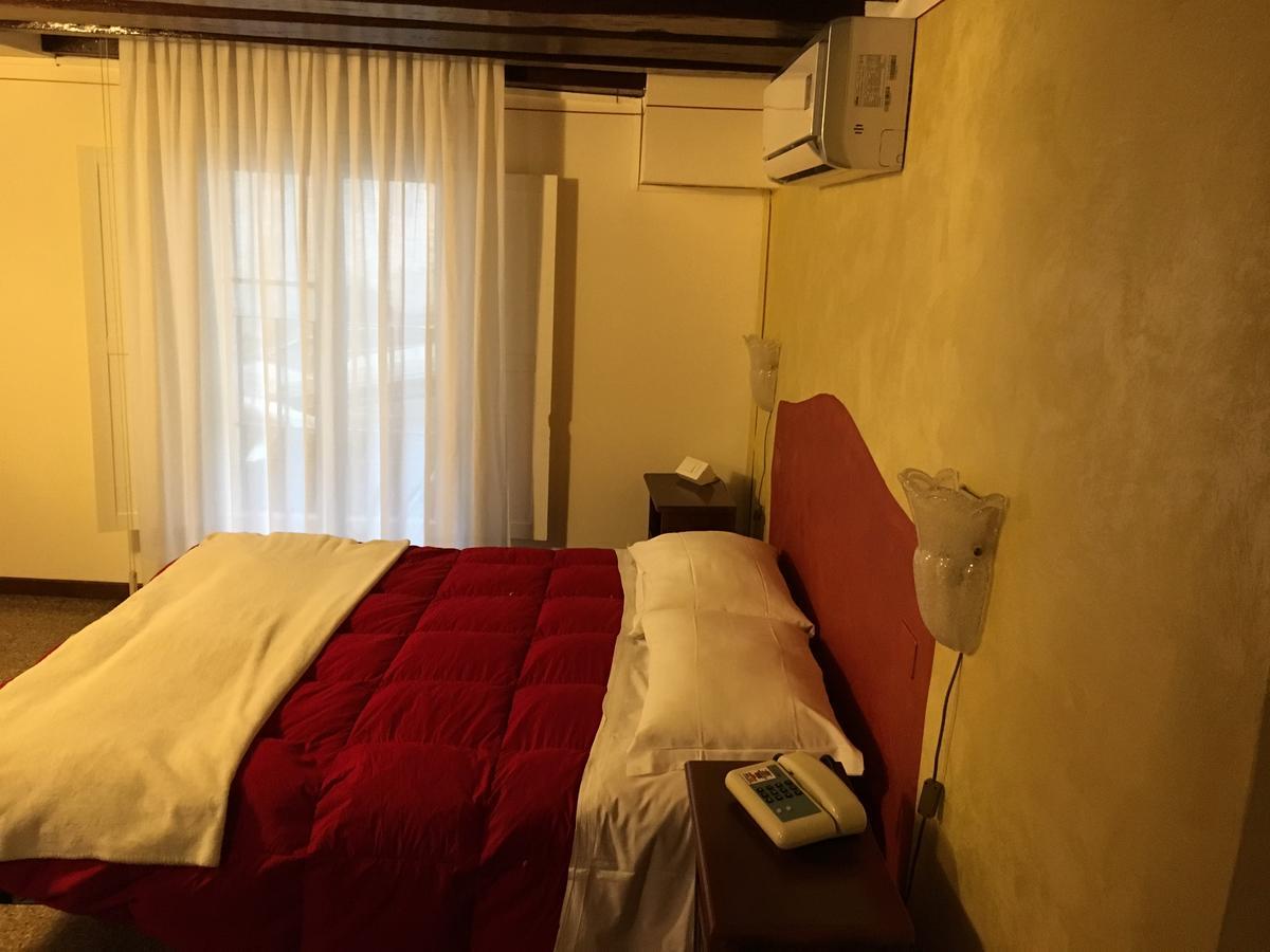 Palazzo Lion Morosini - Check In Presso Locanda Ai Santi Apostoli 3* Venice