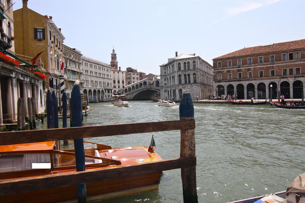 Palazzo Lion Morosini - Check In Presso Ai Santi Apostoli Gasthof 3*