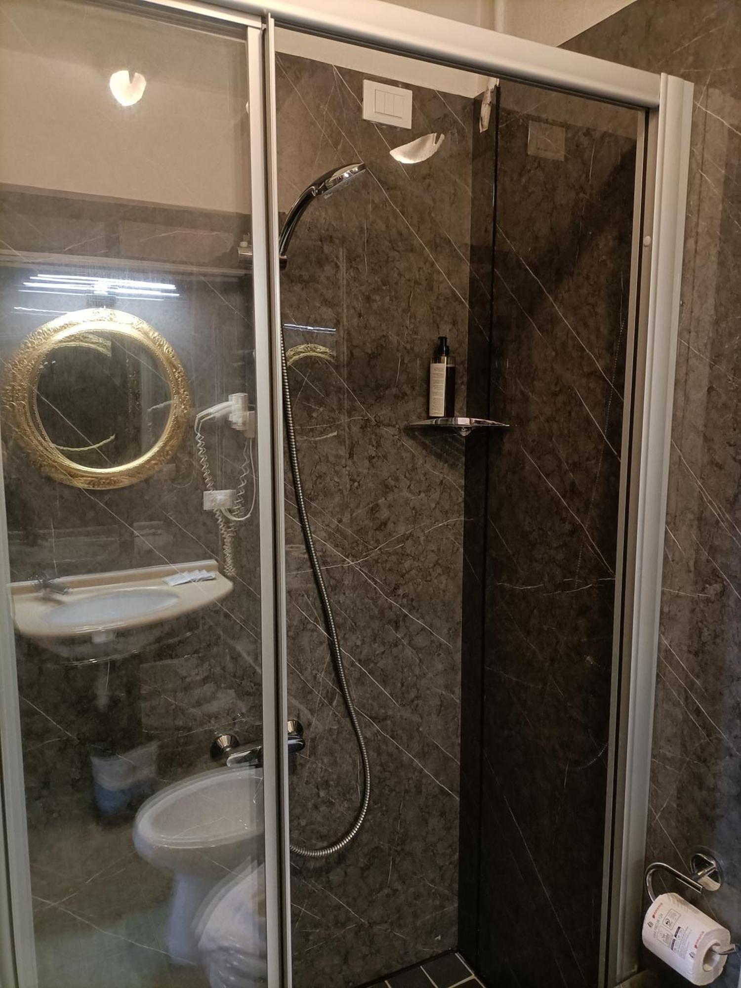 Palazzo Lion Morosini - Check In Presso Ai Santi Apostoli 3* Venecia