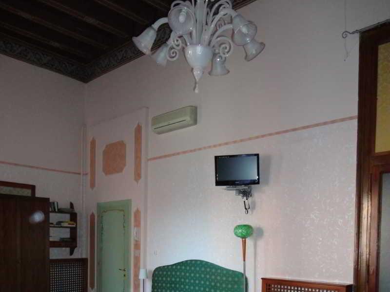 Palazzo Lion Morosini - Check In Presso Ai Santi Apostoli Venecia