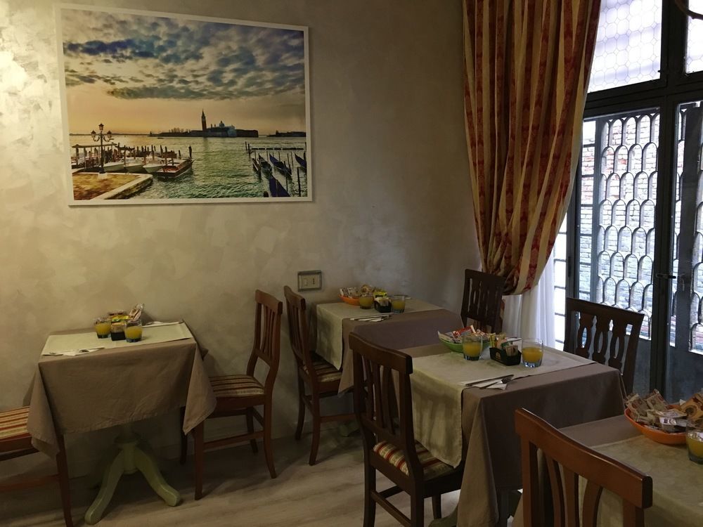 Palazzo Lion Morosini - Check In Presso Ai Santi Apostoli 3* Venecia